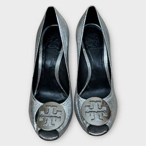 Tory Burch Julianne Silver Metallic Leather Peep Toe Wedge Heels Pumps 8.5M
